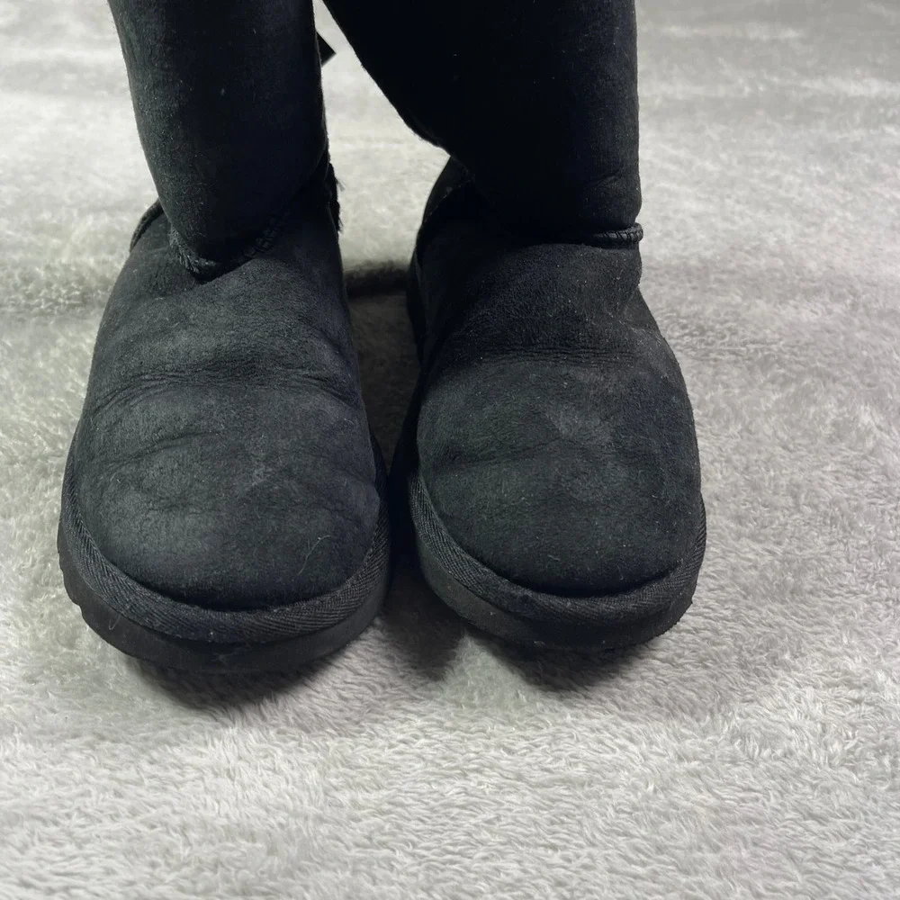 UGG Australia Black Suede Leather Shearling Ribbon Bow Short Boots‎ US 4